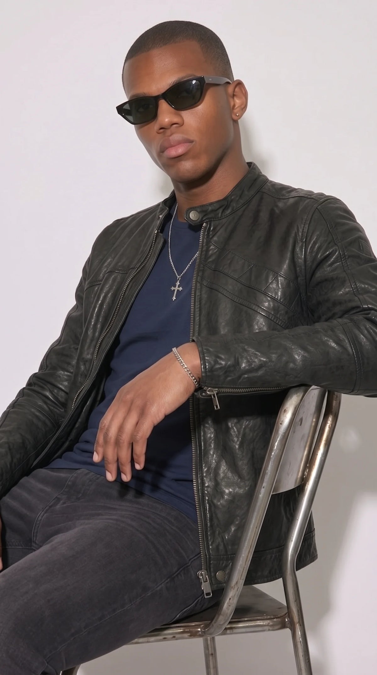 BLACK LEATHER JACKET