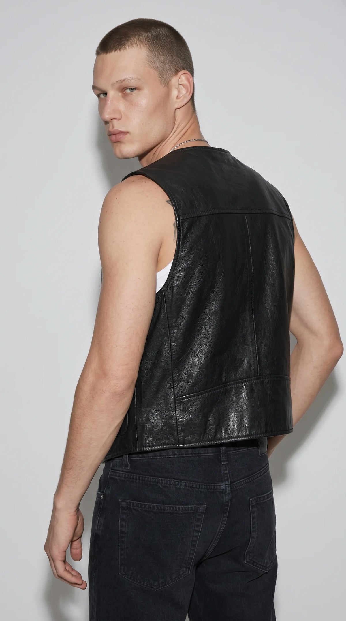 BUTTON-UP BLACK LEATHER VEST