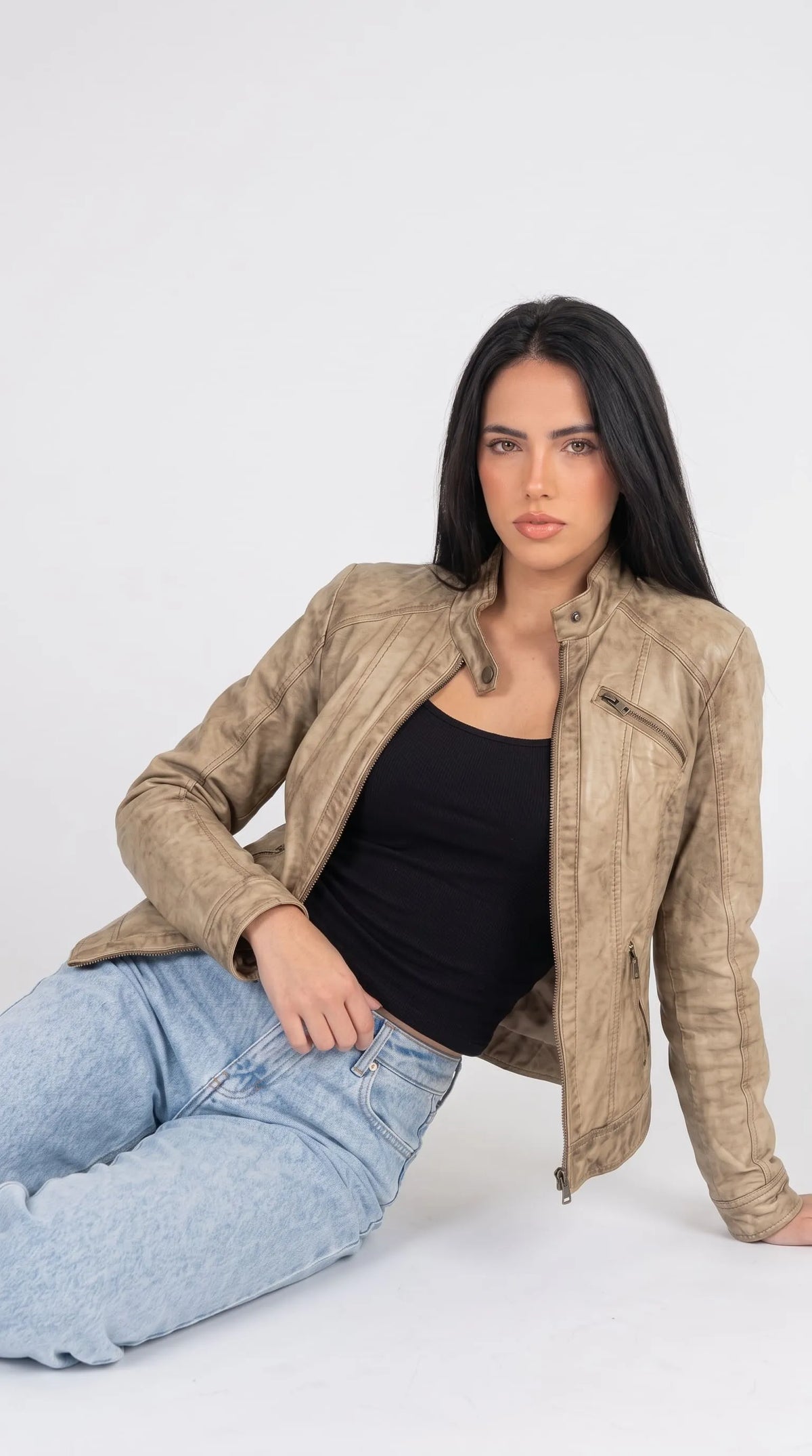 LIGHT BEIGE LEATHER JACKET
