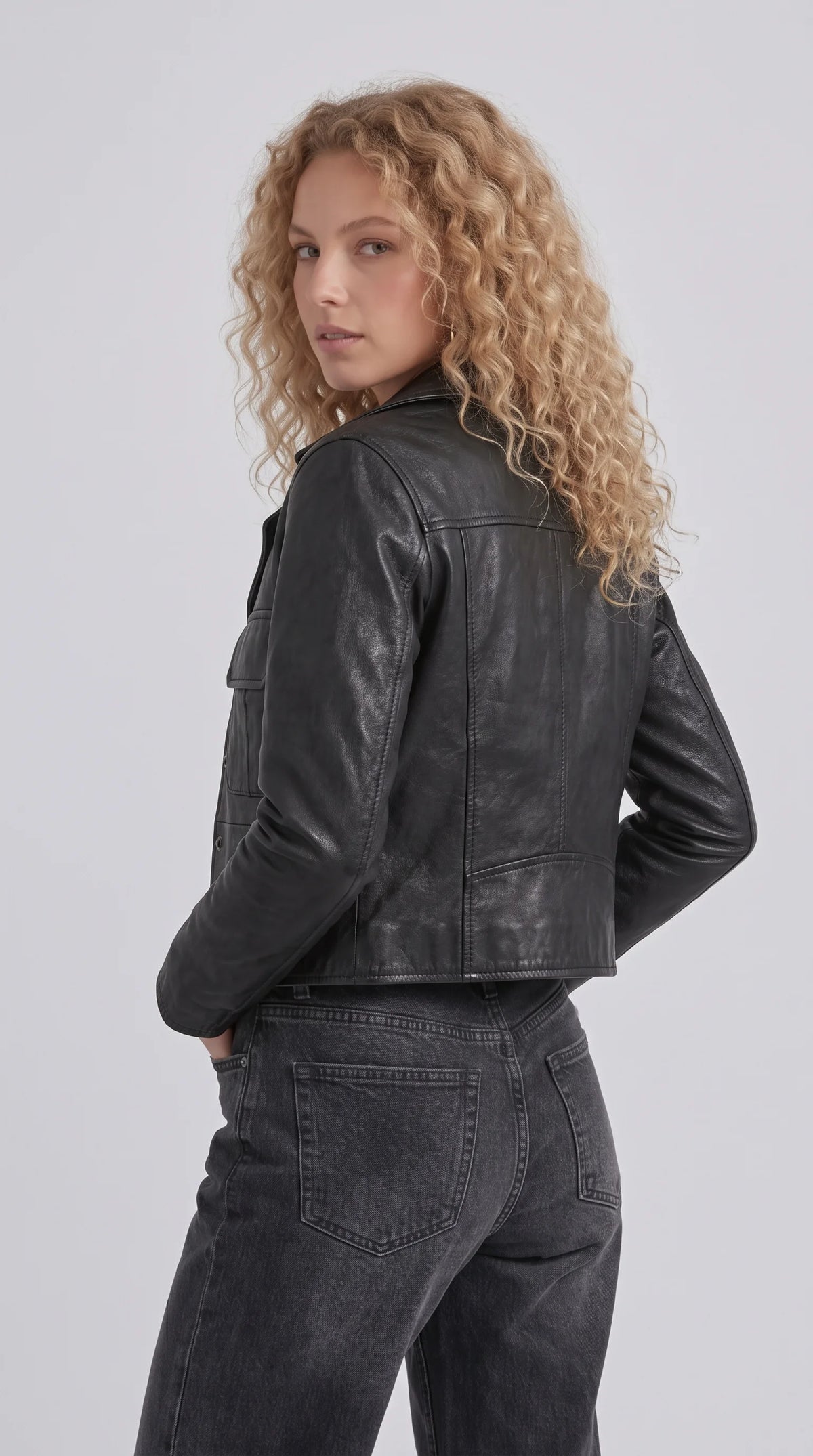 BLACK LEATHER JACKET
