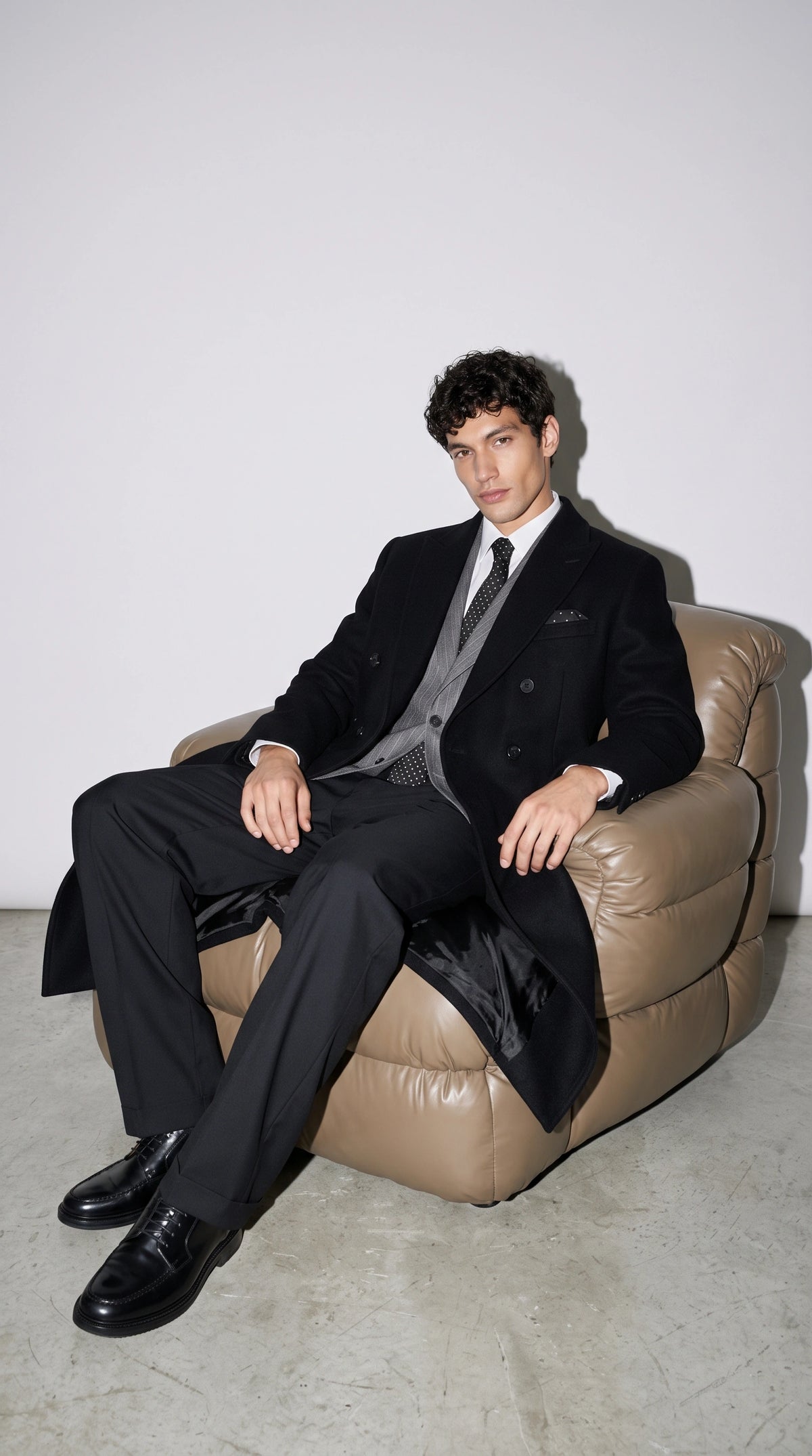 Make an unforgettable entrance wearing the engaging Jackero men's black wool winter coat, a luxurious outerwear staple meticulously crafted for the modern streetwear trendsetter.