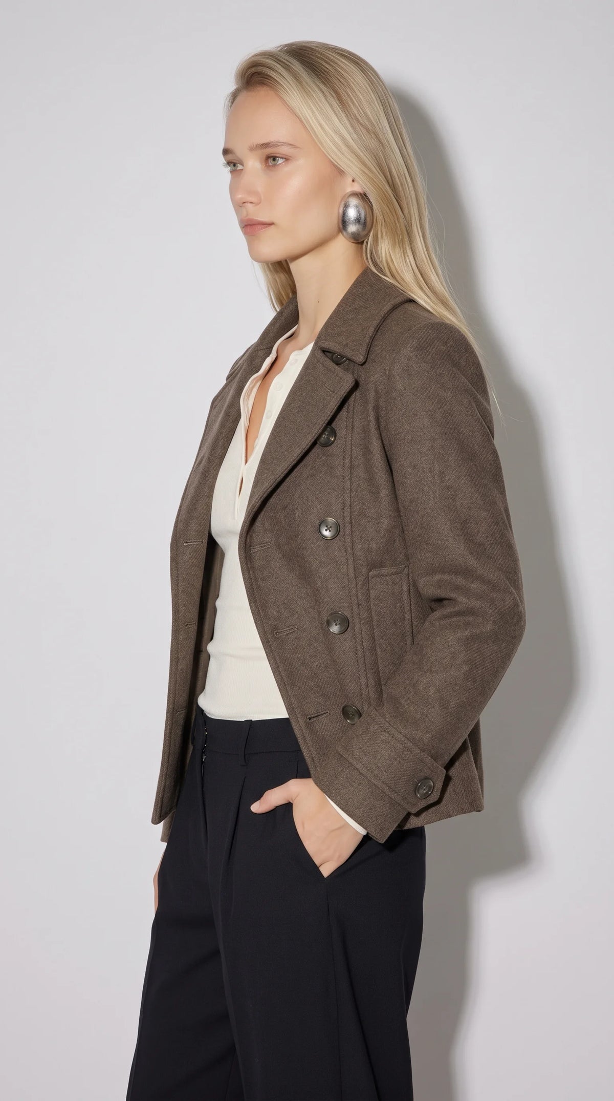 Turn heads in the city streets wearing the exclusive Jackero short dark brown wool overcoat, designed to deliver maximum drip and sophisticated hypebeast energy.